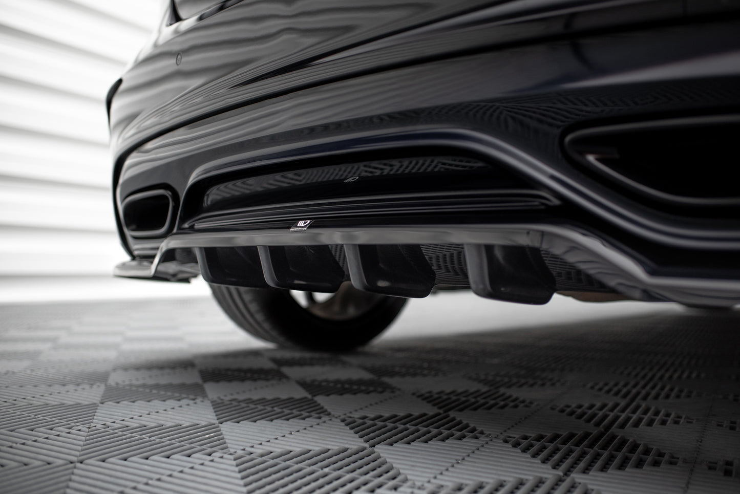Hinten Splitter (Mit Einem Vertikalem Balken) Mercedes-Benz A AMG-Line W176 Facelift