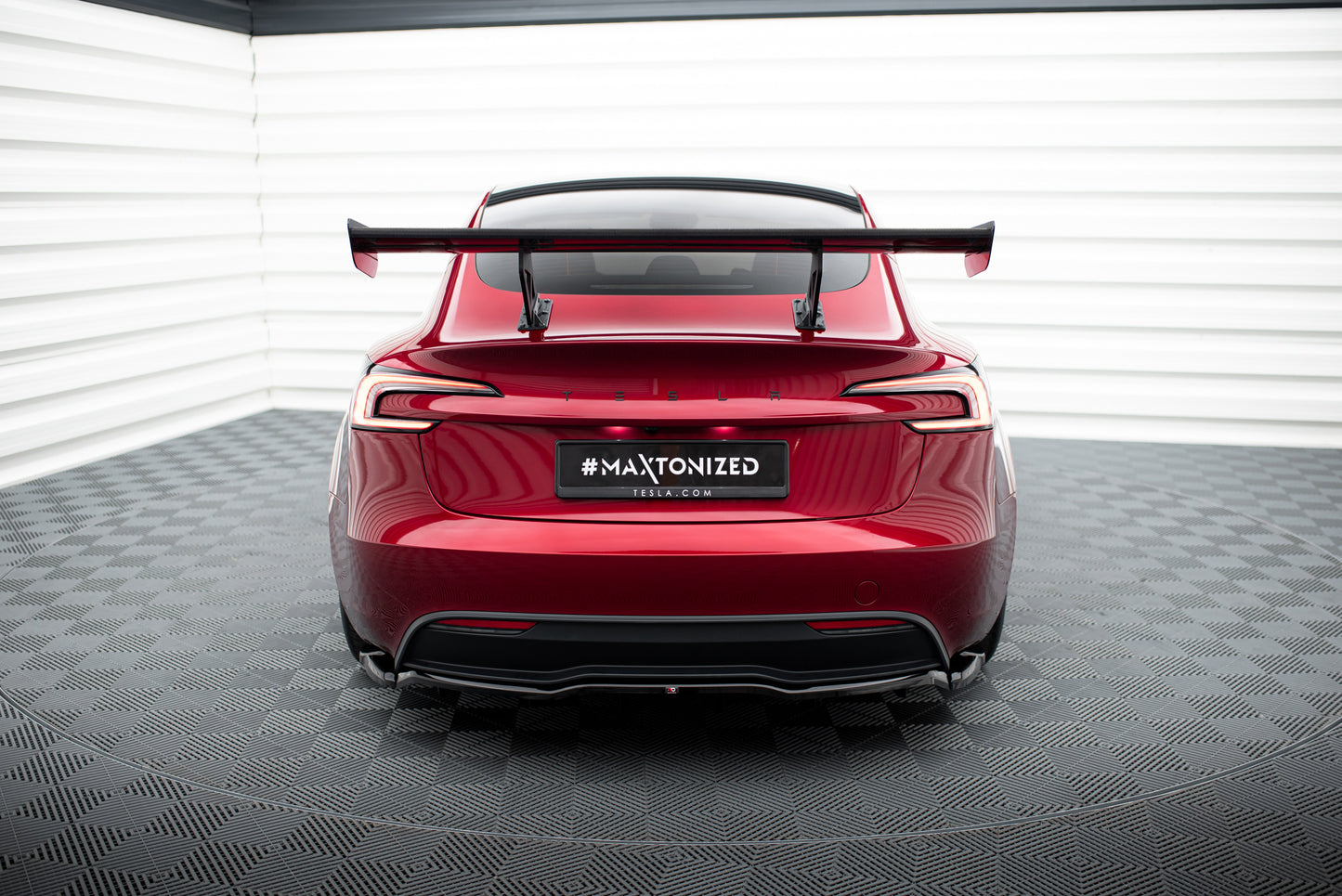 Karbonowy Spoiler Tesla Model 3