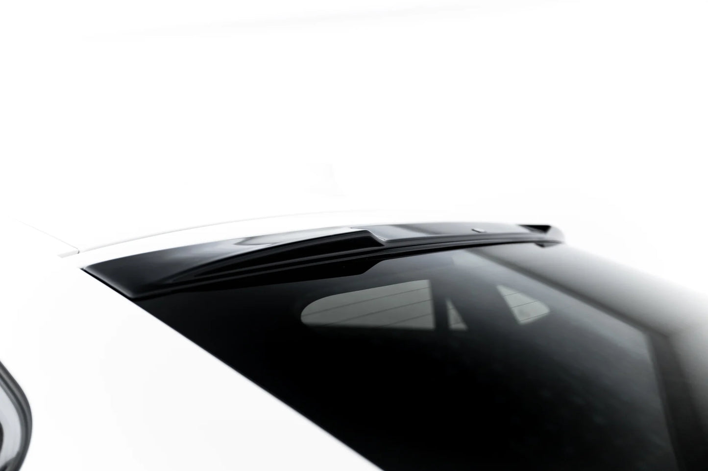 Die Erweiterung der Heckscheibe BMW X6 F16 M-Pack / X6 M F86