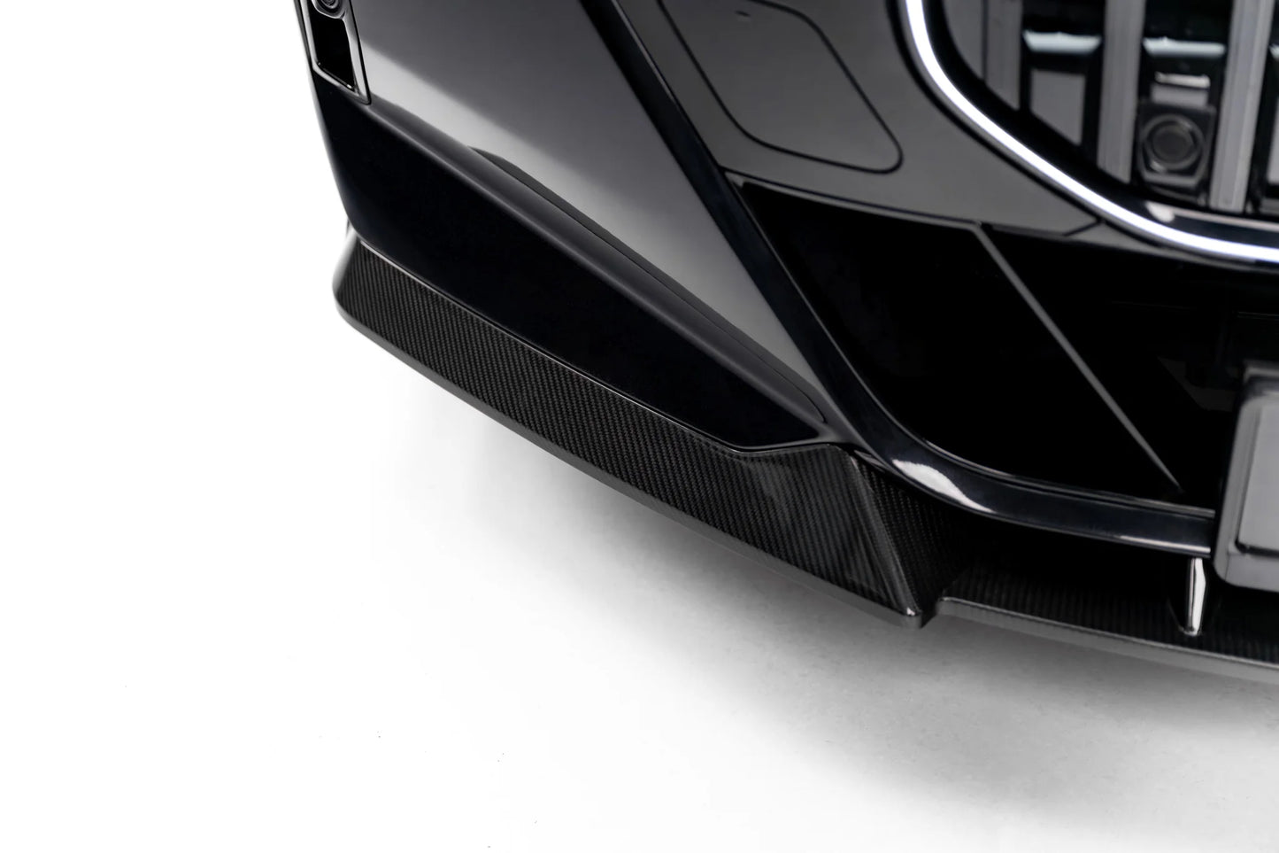 Prepreg Carbon Fiber Front Diffusor BMW 7 M-Pack / M760e / i7 M-Pack G70