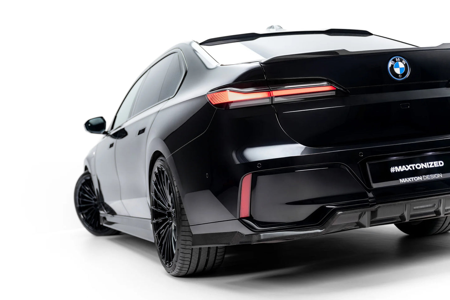 Prepreg Carbon Fiber Rear Splitter (avec une barre verticale) BMW 7 M-Pack G70