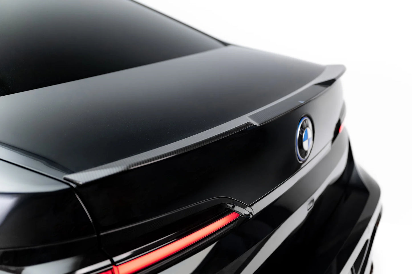Karbonowy Spoiler Tylnej Klapy (Dolny) Prepreg BMW 7 M-Pack / M760e / i7 M-Pack G70