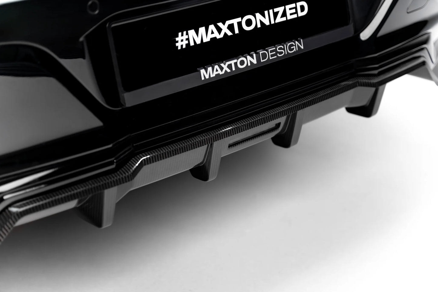 Prepreg Carbon Fiber Rear Splitter (avec une barre verticale) BMW 7 M-Pack G70