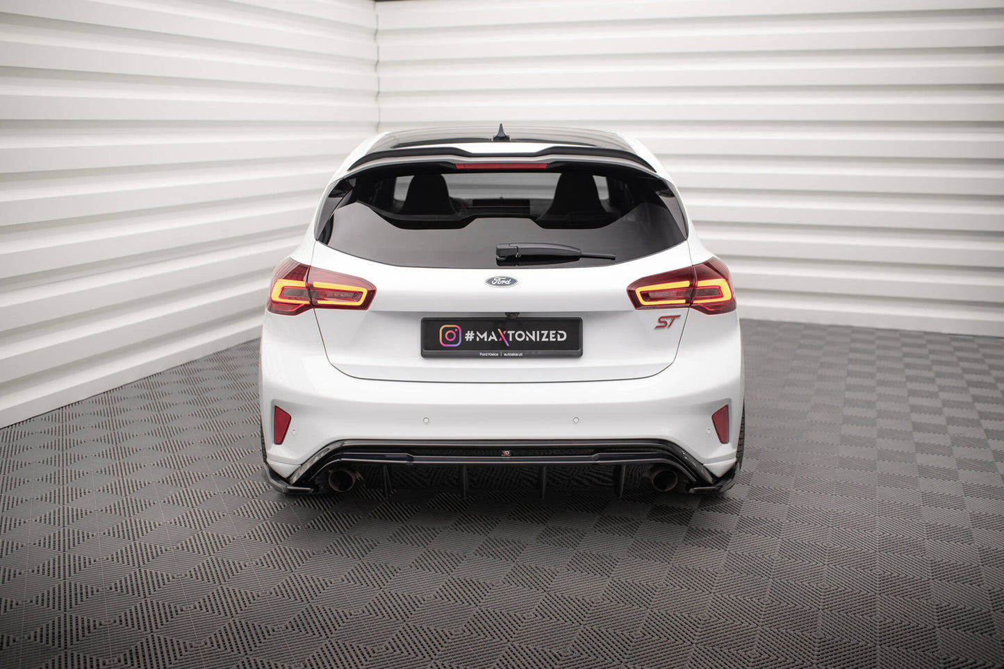 Rear Valance V.3 Ford Focus Hatchback ST Mk4 