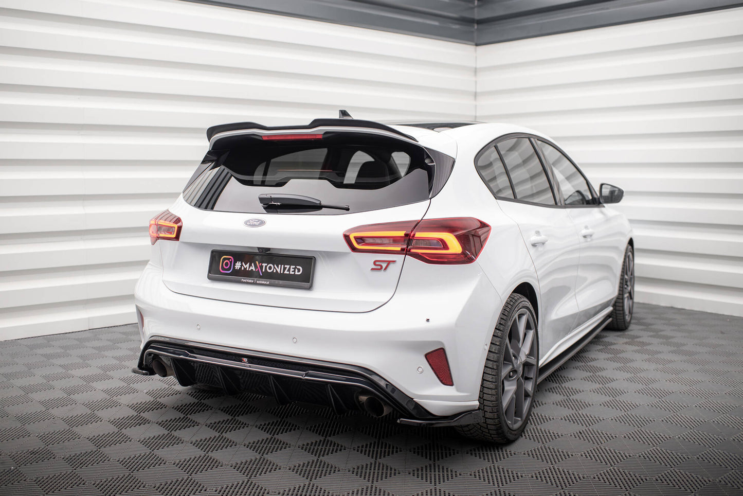 Rear Valance V.3 Ford Focus Hatchback ST Mk4 