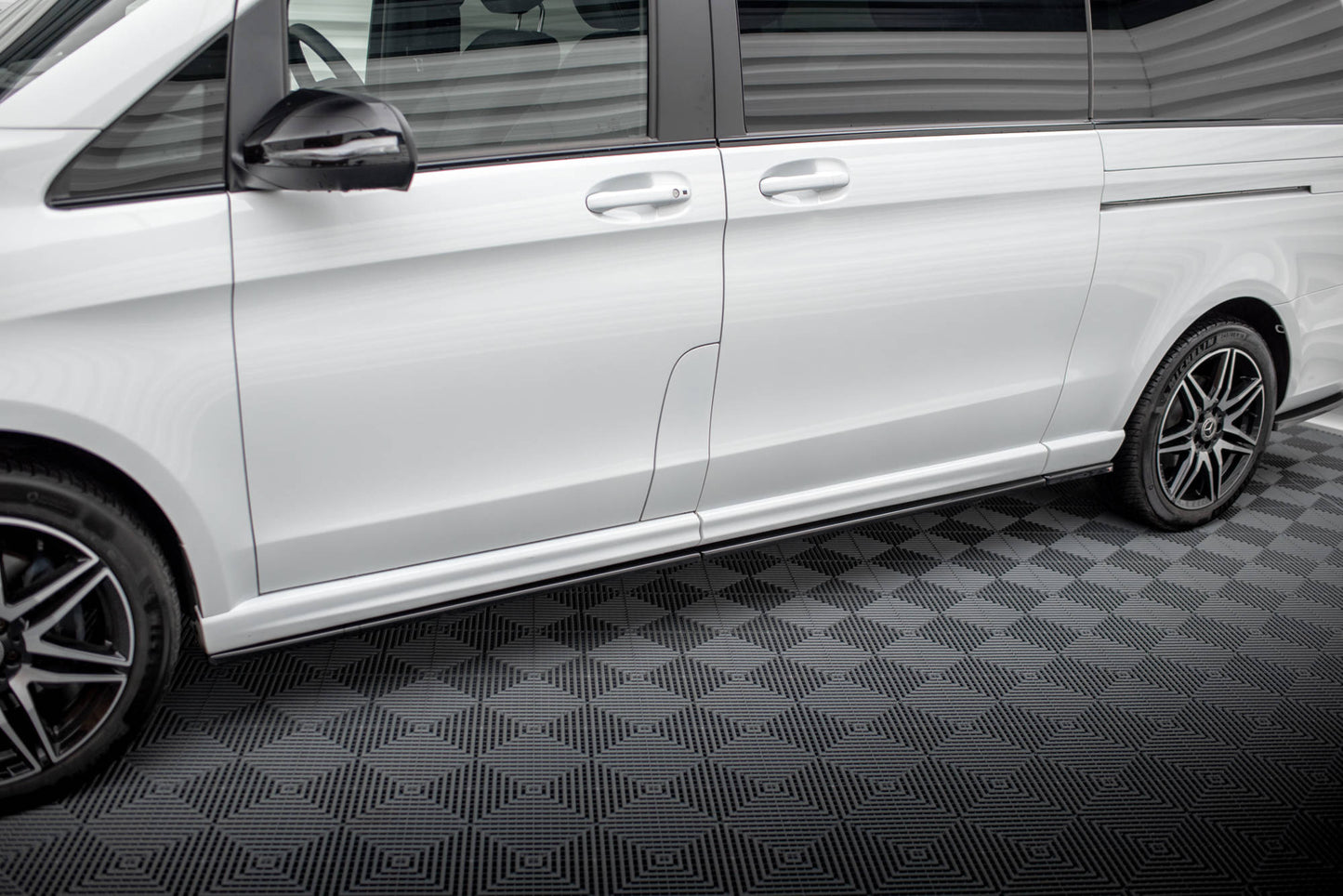 Side Skirts Diffusers V.1 Mercedes-Benz V-Class Extra Long AMG-Line W447 