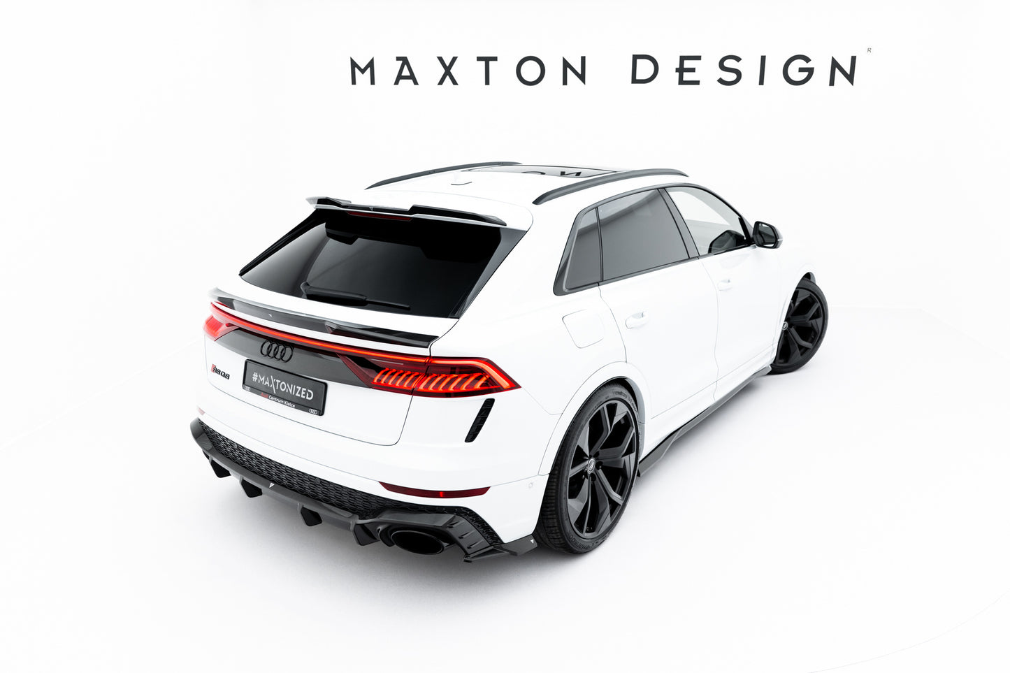 Set of Prepreg Carbon Splitters Audi RSQ8 Mk1