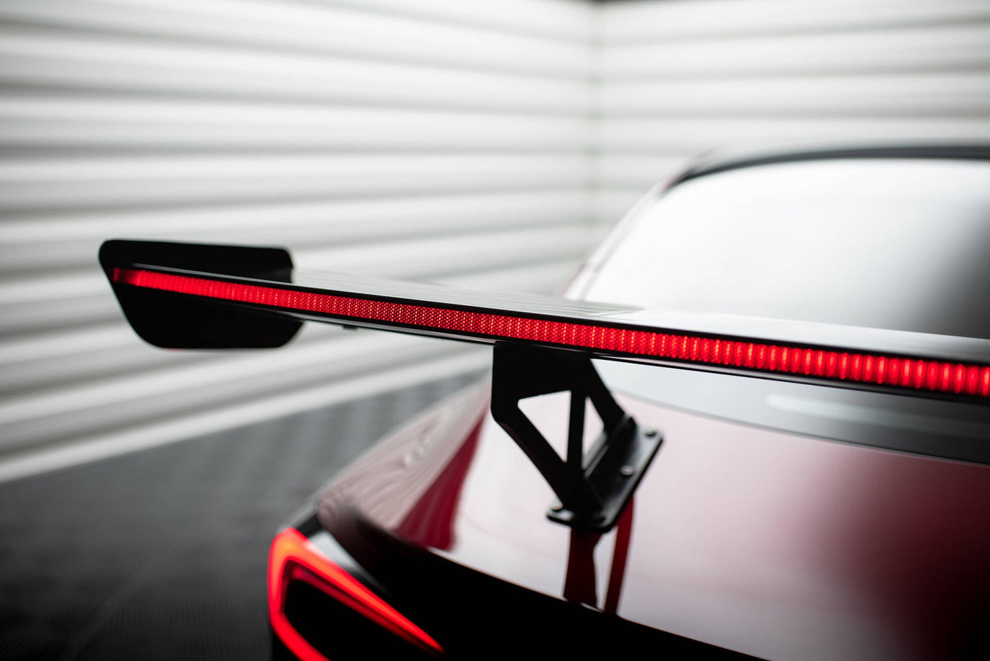 Carbon Spoiler + LED Tesla Model 3