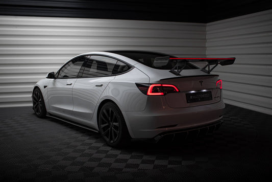Carbon Spoiler + LED Tesla Model 3