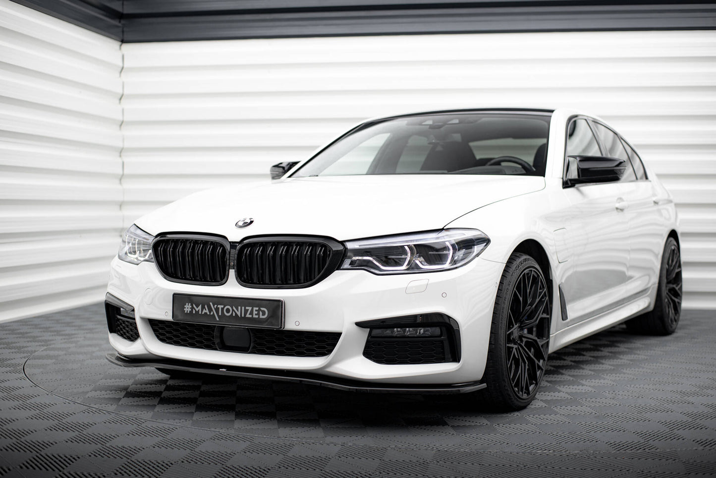 Front Splitter V.2 for BMW 5 M-Pack / M550d / M550i G30/ G31 M-Pack
