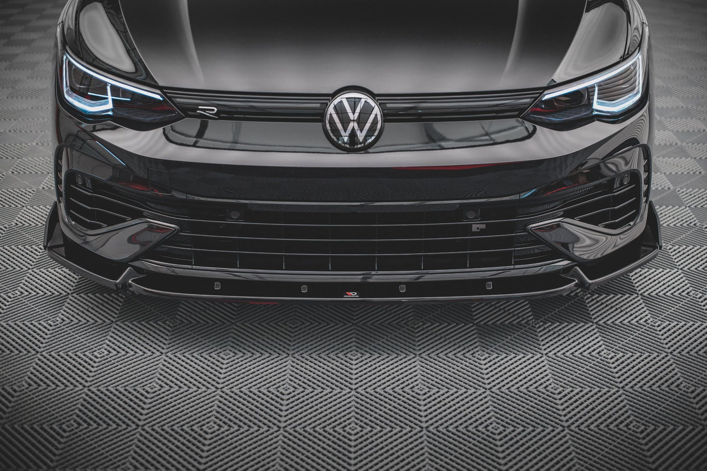 Front Splitter V.2 + Flaps Volkswagen Golf R Hatchback / Variant  Mk8
