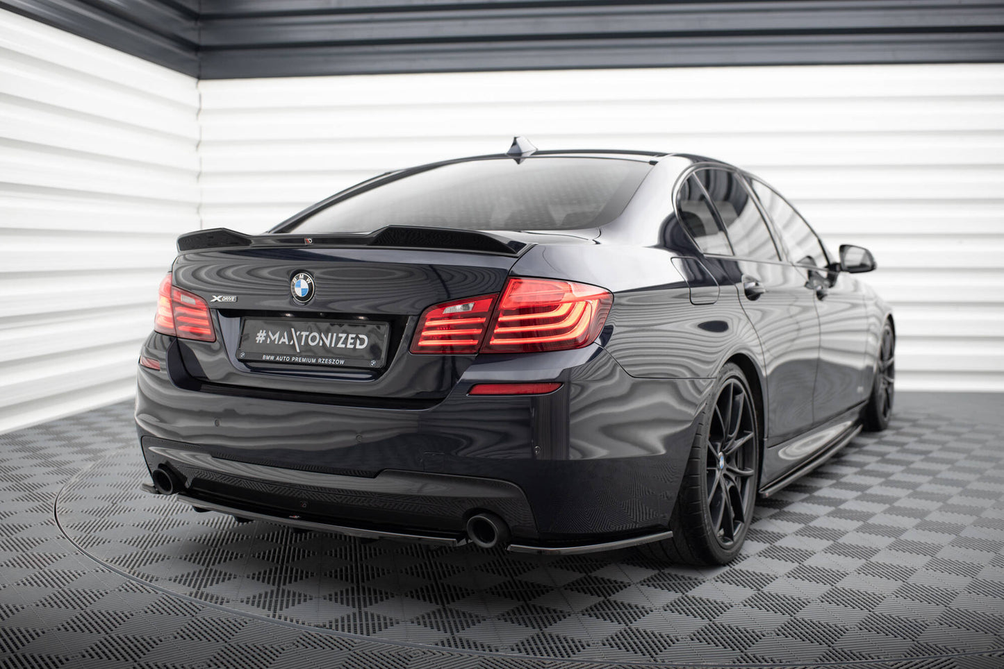 Rear Splitter for BMW 5 M-Pack Sedan/Touring F10/F11 (fits two single exhaust ends)
