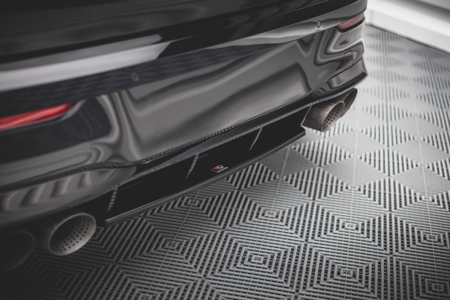 Rear Splitter for Volkswagen Golf R Hatchback Mk8 / Mk8 Facelift