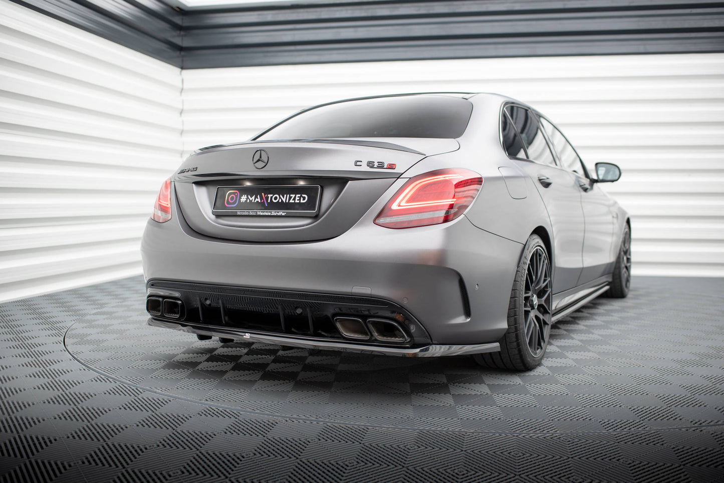Rear Splitter (with vertical bars) Mercedes-AMG C63 Sedan / Estate W205 Facelift