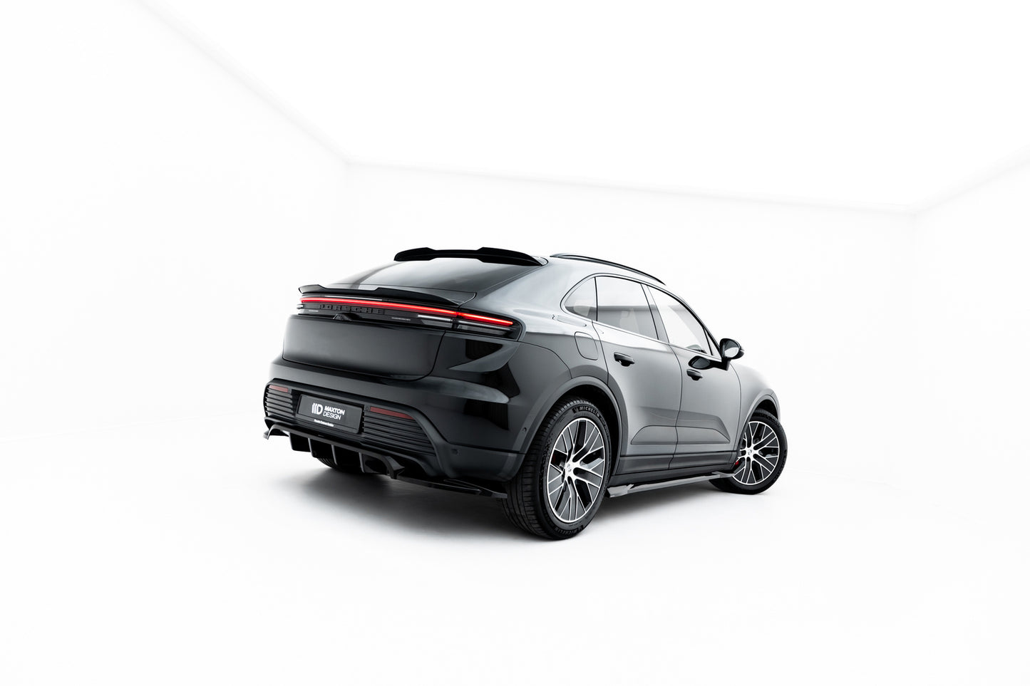 Rear Splitter (with vertical bars) Porsche Macan EV Mk1
