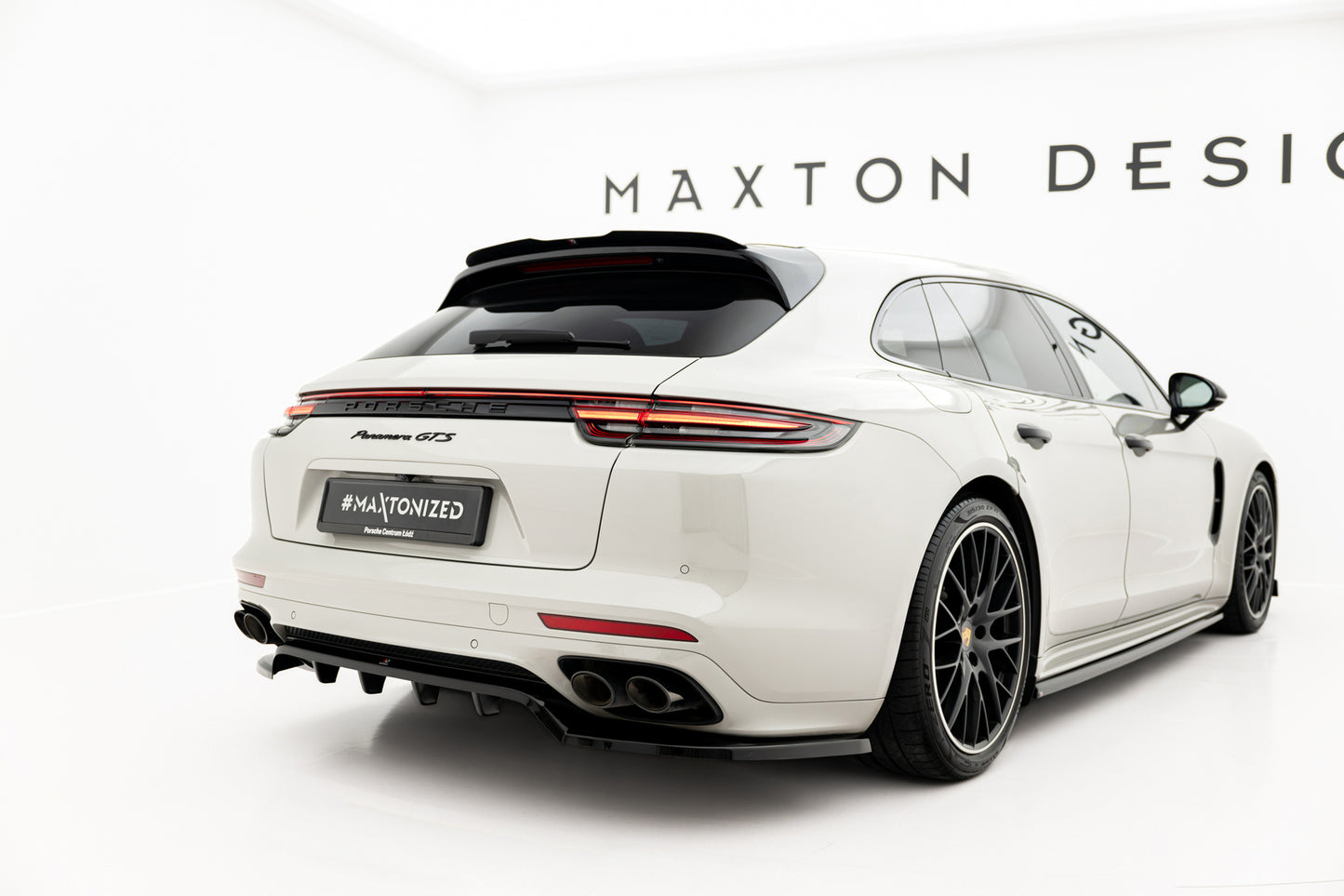 Rear Splitter (with vertical bars) Porsche Panamera GTS Sport Turismo 971 Facelift