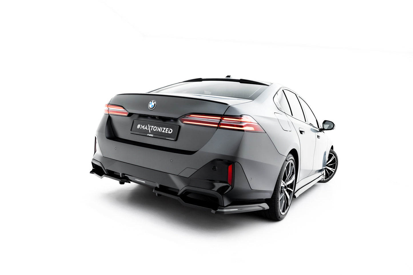 Rear Splitter (with vertical bars) V.1 BMW 5 / i5 M-Pack Sedan / Touring G60 / G61