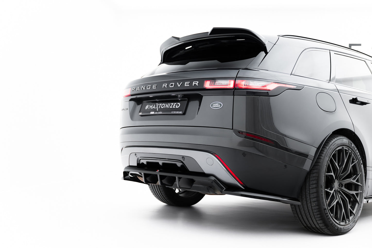 Rear Splitter (with vertical bars) V.2 Land Rover Range Rover Velar R-Dynamic Mk1