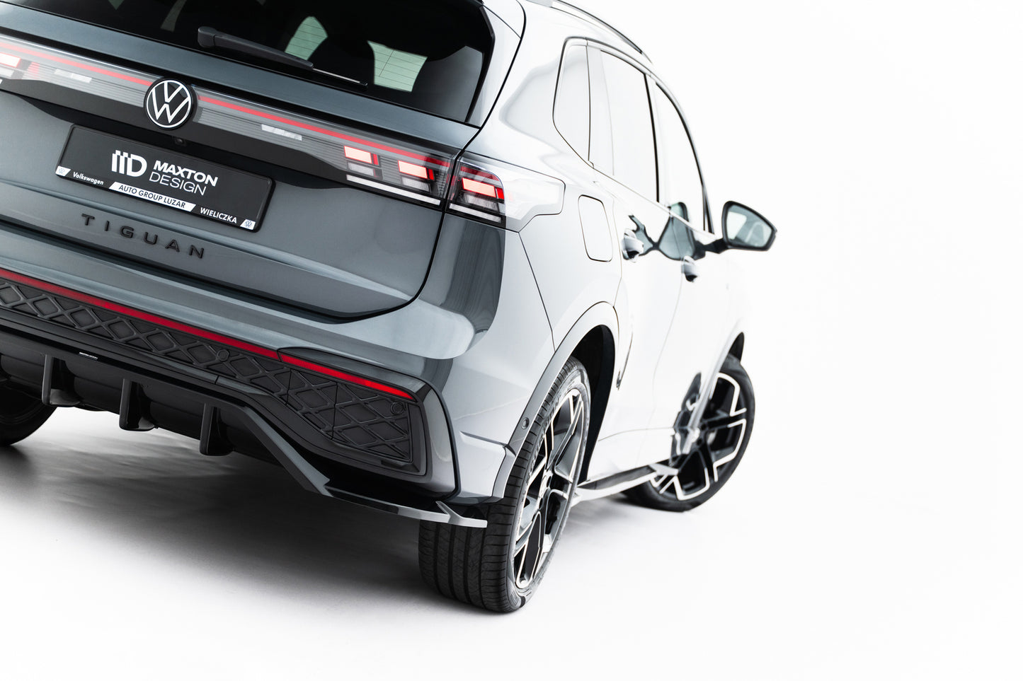 Rear Splitter (with vertical bars) Volkswagen Tiguan R-Line Mk3 