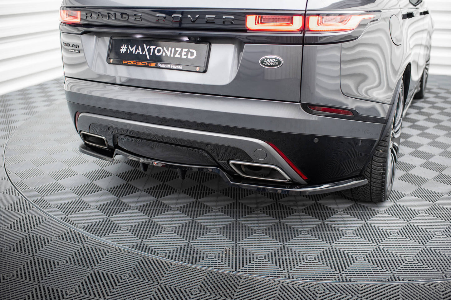 Set of Splitters Land Rover Range Rover Velar R-Dynamic Mk1 (The kit is compatible with the towbar)