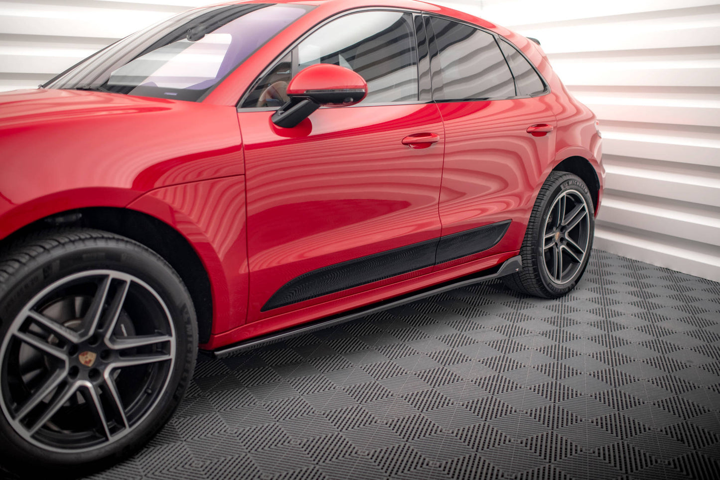 Set of Splitters Porsche Macan GTS / Sport Design Mk1 Facelift